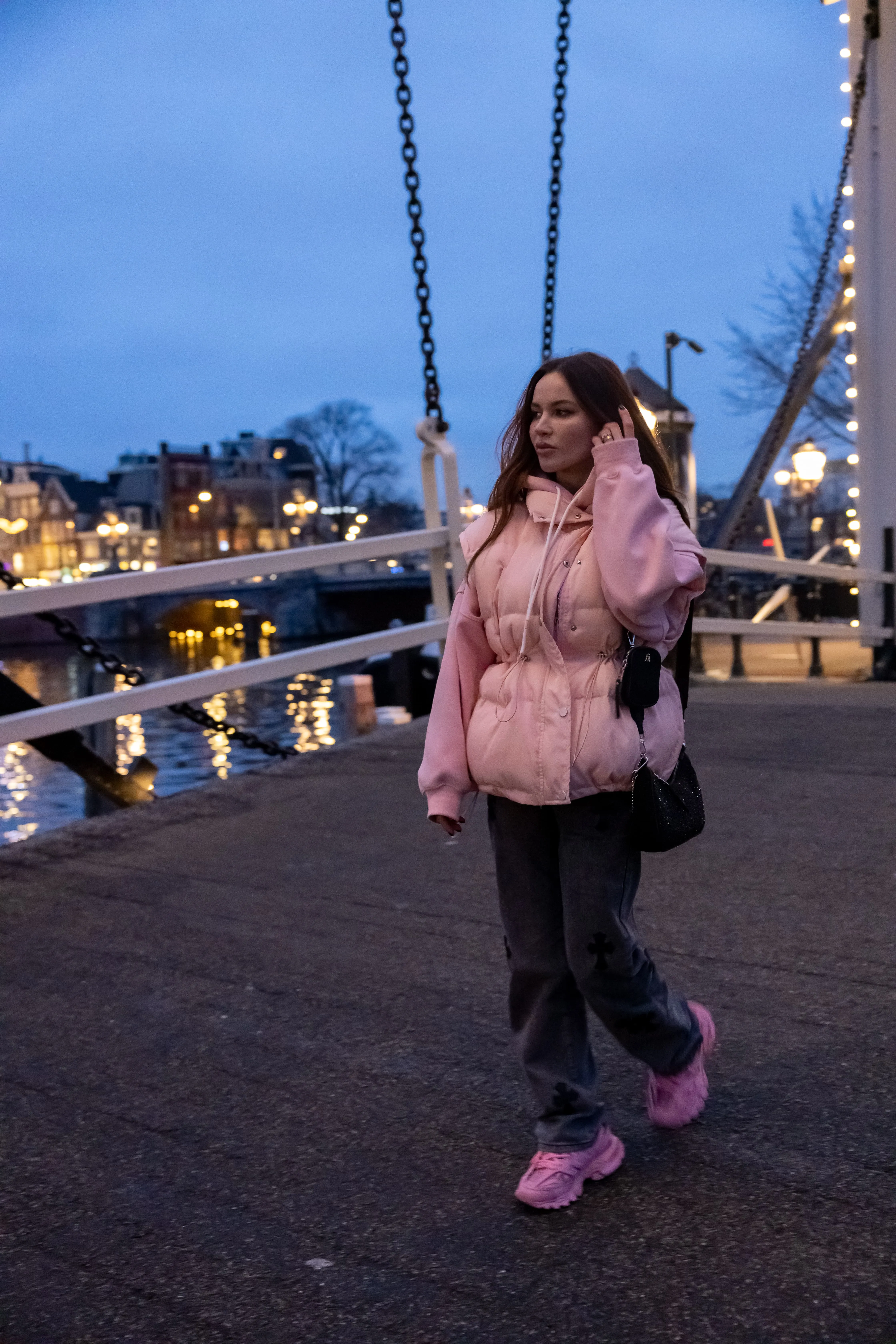 One Evening in Amsterdam — photo 2
